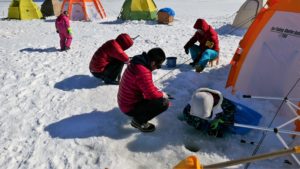 かなやま湖のワカサギ釣り大会