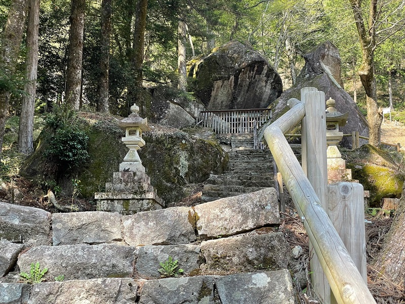 飛騨金山巨石群_妙見神社