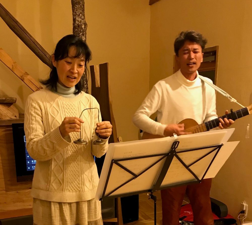ボロンさんのミニコンサート サンタビレッジにて