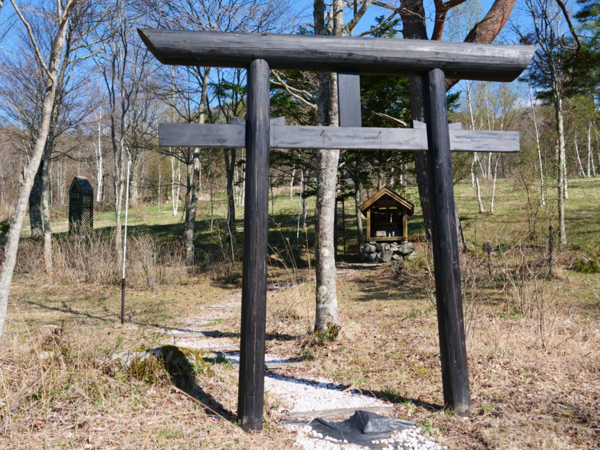 阿智村 浪合パークにある鳥居と社